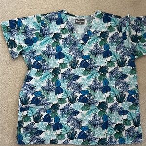 Women’s Butter-Soft Scrub Top - SZ XL - Like new